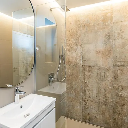 Apartment South 22 - Brand New Modern 1bd In Center