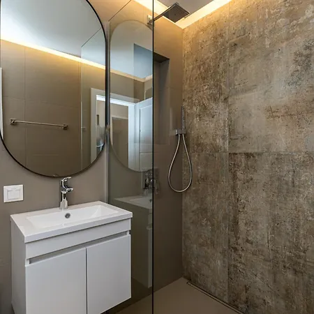 Apartment South 22 - Brand New Modern 1bd In Center